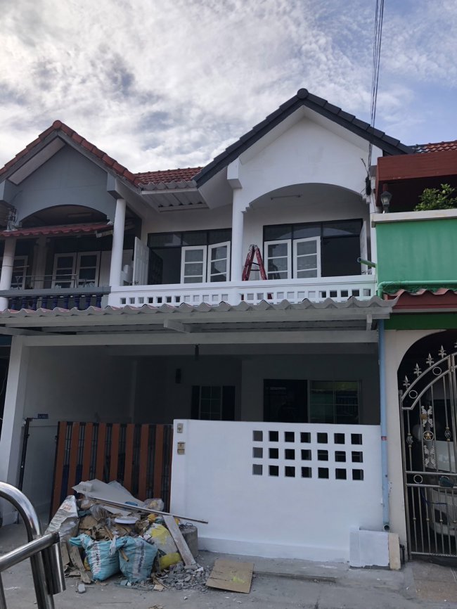 หาแนวทางออกแบบหน้าบ้าน ติดไฟให้สวยงาม ในบ้านโซนอมตะ หาแนวทางออกแบบหน้าบ้าน ติดไฟให้สวยงาม ในบ้านโซนอมตะ